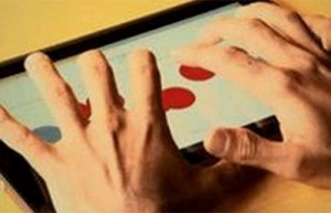 Crean una tableta con pantalla táctil para invidentes  