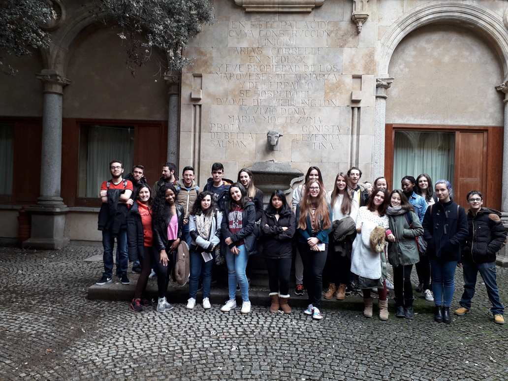 El día 2 de marzo de 2018, los alumnos de la asignatura “Introducción a la información y documentación “ del Grado de Información y Documentación realizaron una visita a la biblioteca del Centro Japonés de Salamanca. 