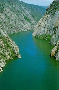 arribes-el-buque-mas-popular-del-rio-duero1