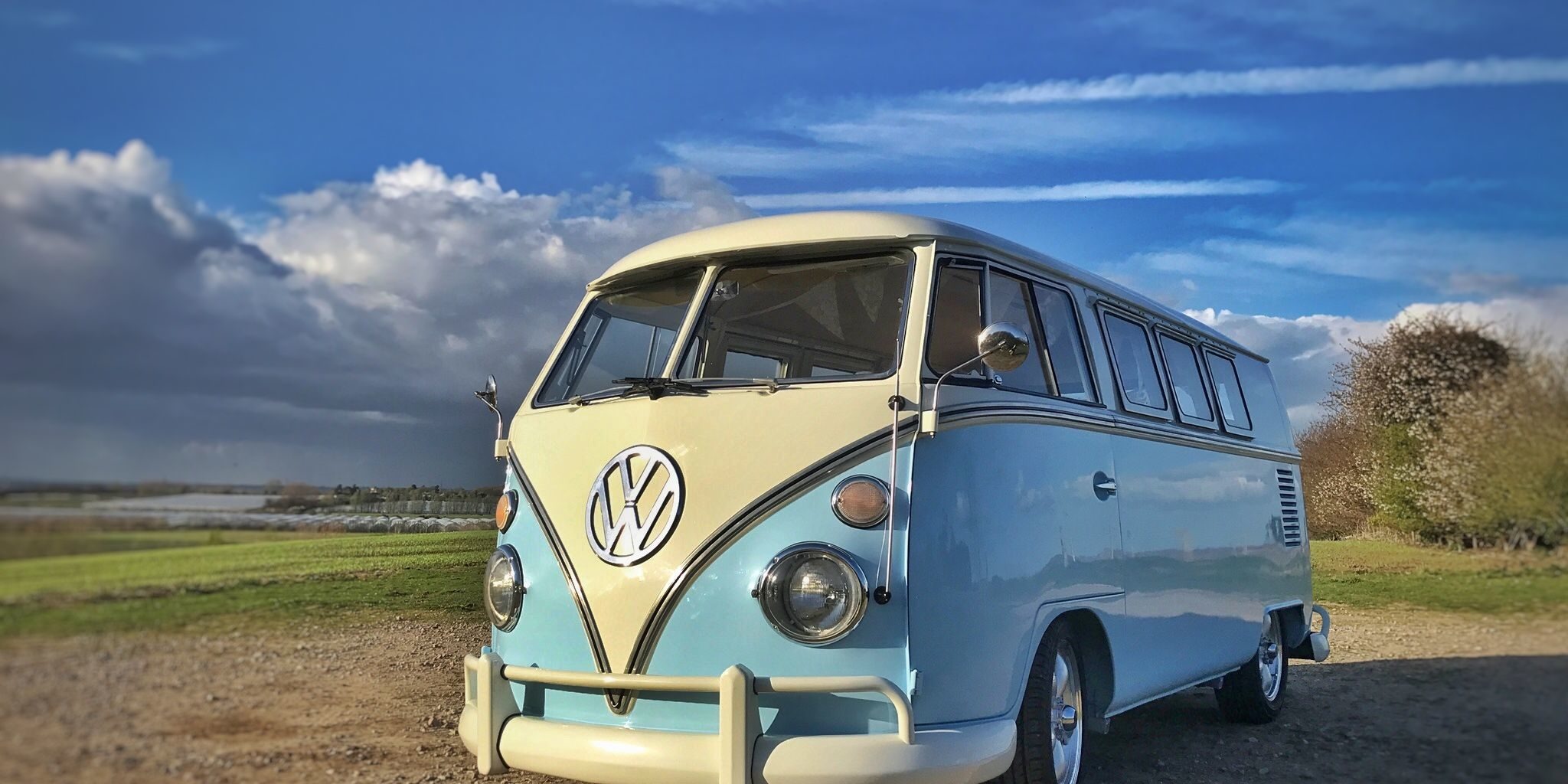 Furgonetas clásicas cómo asegurar vehículos históricos que aún siguen rodando con estilo