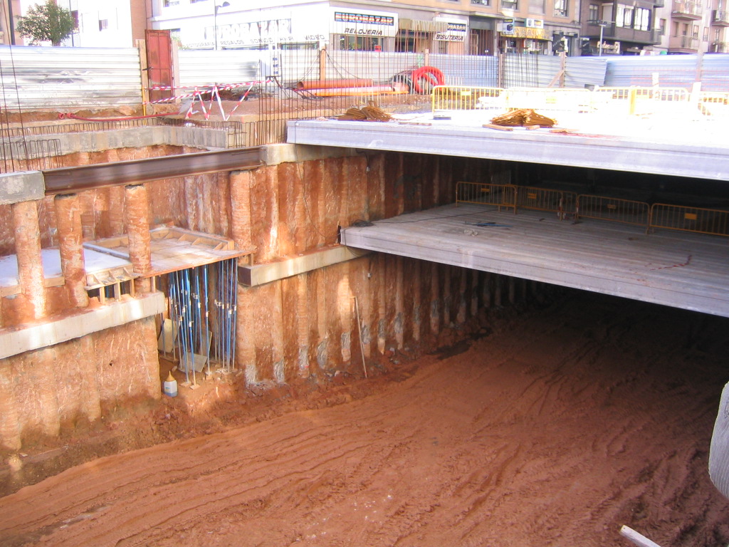 2. Pantalla de pilotes parking Avd. Portugal (Salamanca)