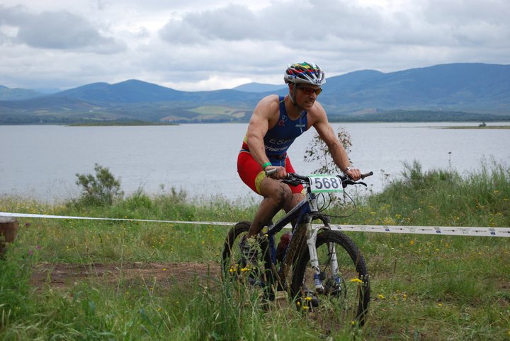 embarrado antes de comenzar a correr