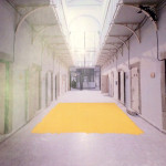 "Silencio". Premio Intervención cárcel de Segovia. Pigmento sobre suelo. 300 x 300 cm.