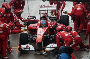 800px-canada_2011_ferrari_pit