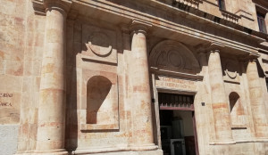 Fachada de la facultad de Traducción y Documentación