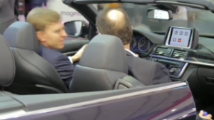 Realizando compras desde el vehículo